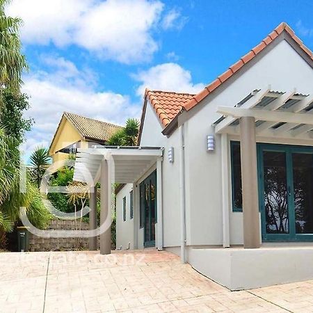 Gulf Harbour Guest House Apartment โอ๊คแลนด์ ภายนอก รูปภาพ