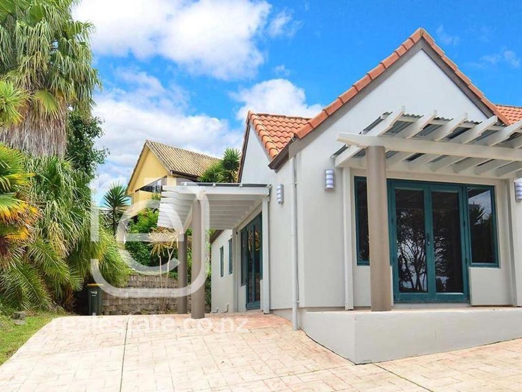 Gulf Harbour Guest House Apartment โอ๊คแลนด์ ภายนอก รูปภาพ