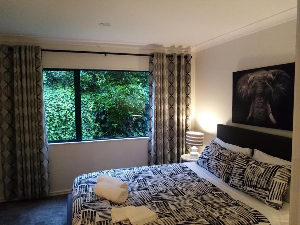 Gulf Harbour Guest House Apartment โอ๊คแลนด์ ภายนอก รูปภาพ